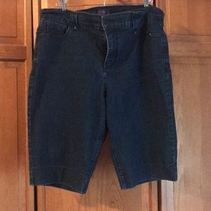 Nydj bermuda shorts size 14